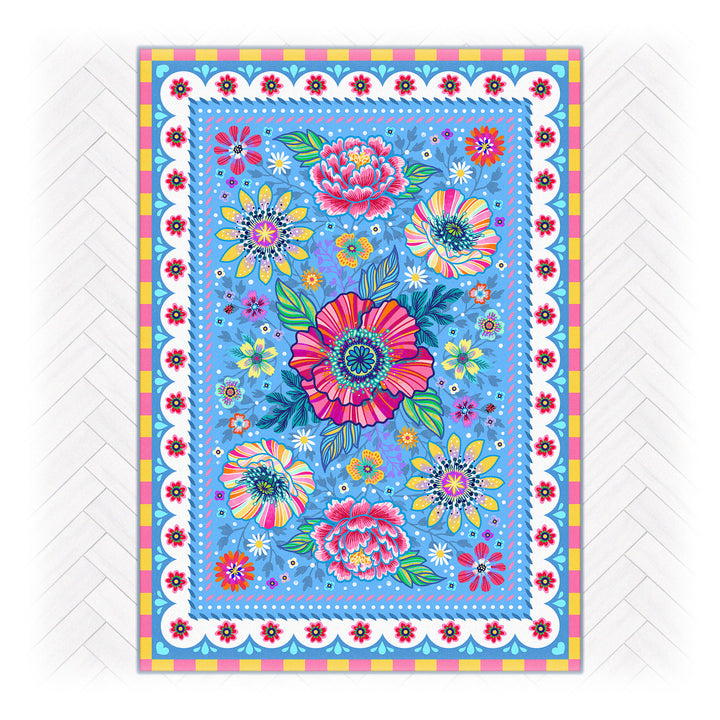 Superweicher Teppich im Design von Bine Brändle mit dem Motiv Blumenmeer Hellblau, lebendig und dekorativ gestaltet.
