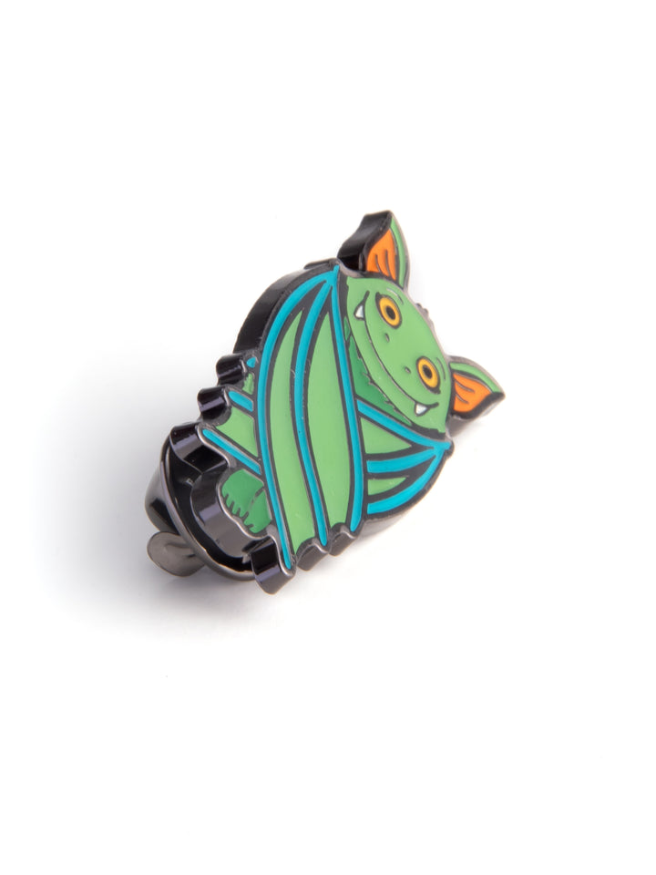 Pin Fledermaus hängend