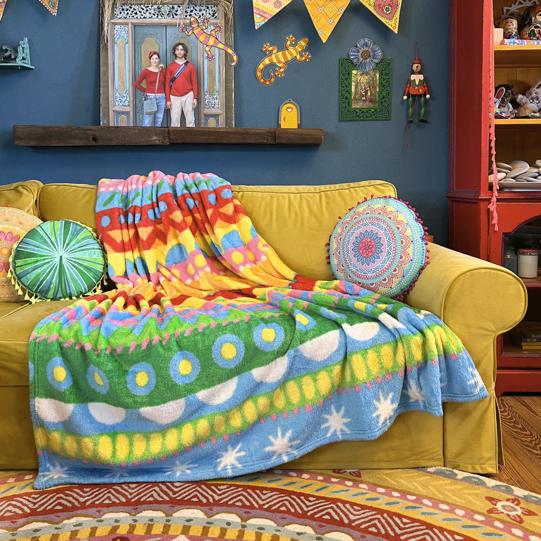Kuscheldecke Regenbogenbunt – DESDA Verlag GmbH